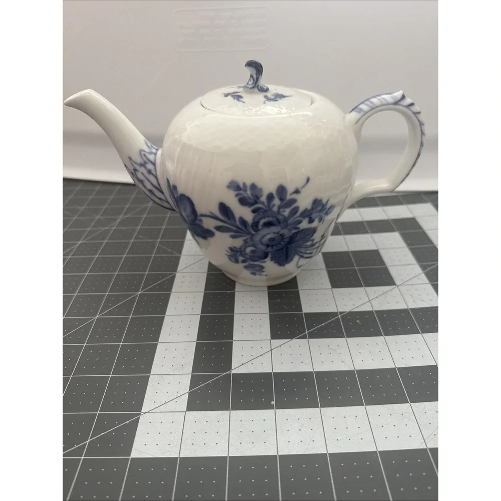 Royal Copenhagen Blue Flowers‎ Braided 4 Cup Teapot 10/1788 2ND AM0001